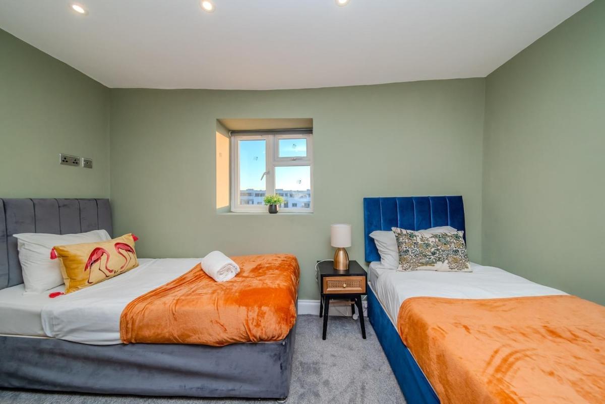 Seafront 3 Bedroom Flat Sleep 10 Guests Apartment