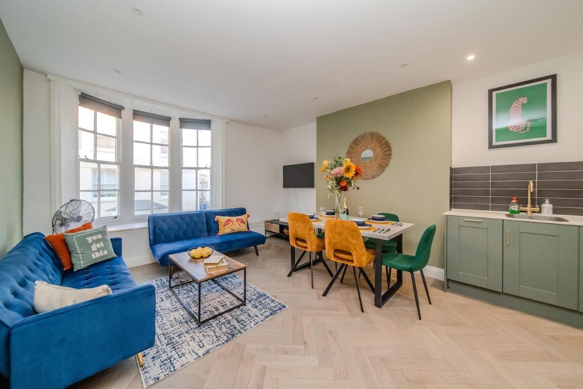 Seafront 3 Bedroom Flat Sleep 10 Guests *