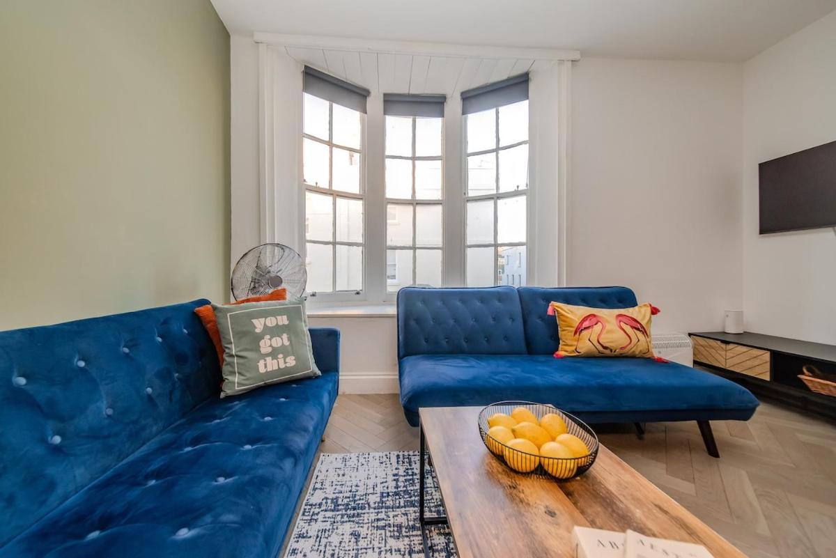 Seafront 3 Bedroom Flat Sleep 10 Guests Apartment