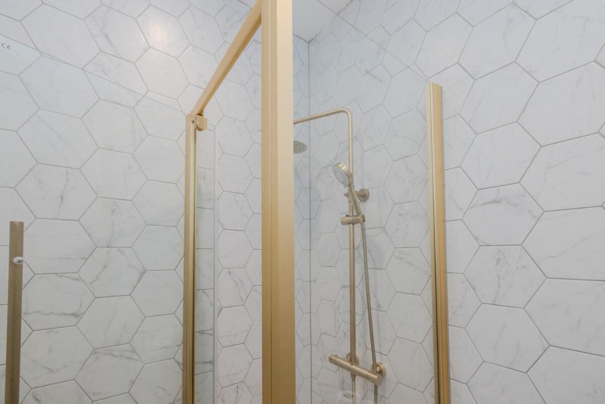Apartment Seafront 3 Bedroom Flat Sleep 10 Guests